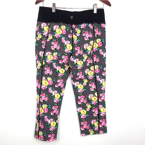 Betsey Johnson | Rose Pattern Crop Athletic Pants Floral Leggings - Picture 2 of 4
